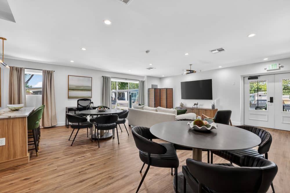 43 10601 n horseshoe bend rd dining room 7604 1
